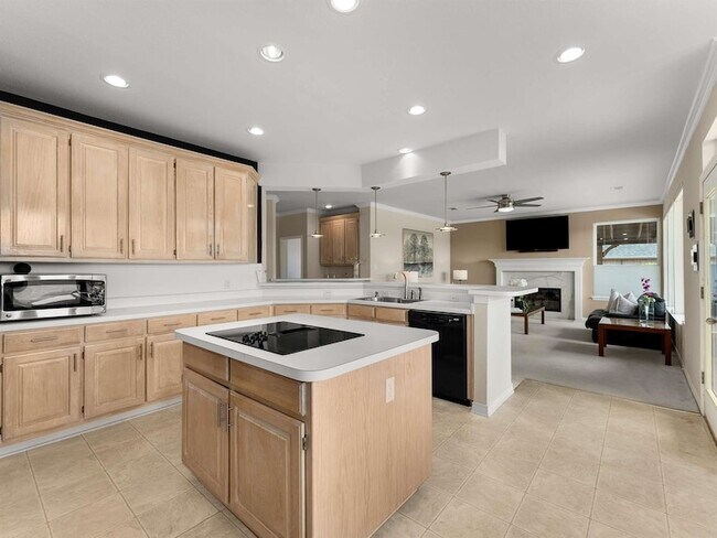 Building Photo - 7436 Stoney Point Dr