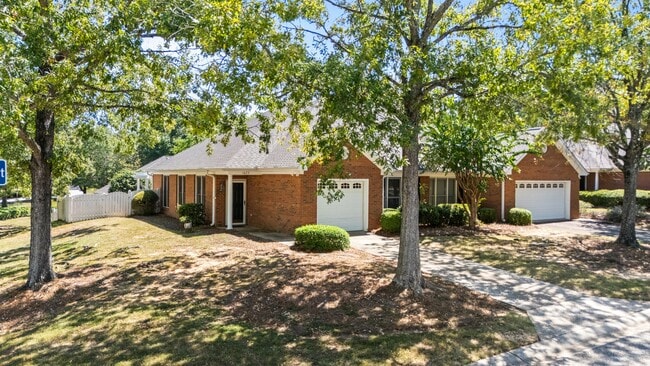 Building Photo - 1623 Wellington St