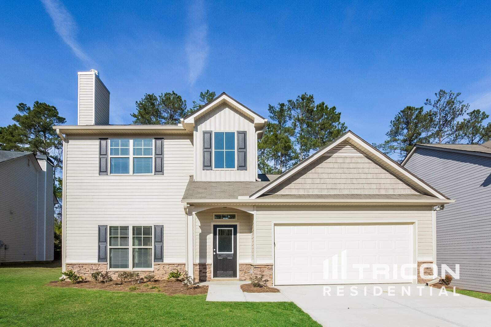 Building Photo - 347 Hawthorn Dr