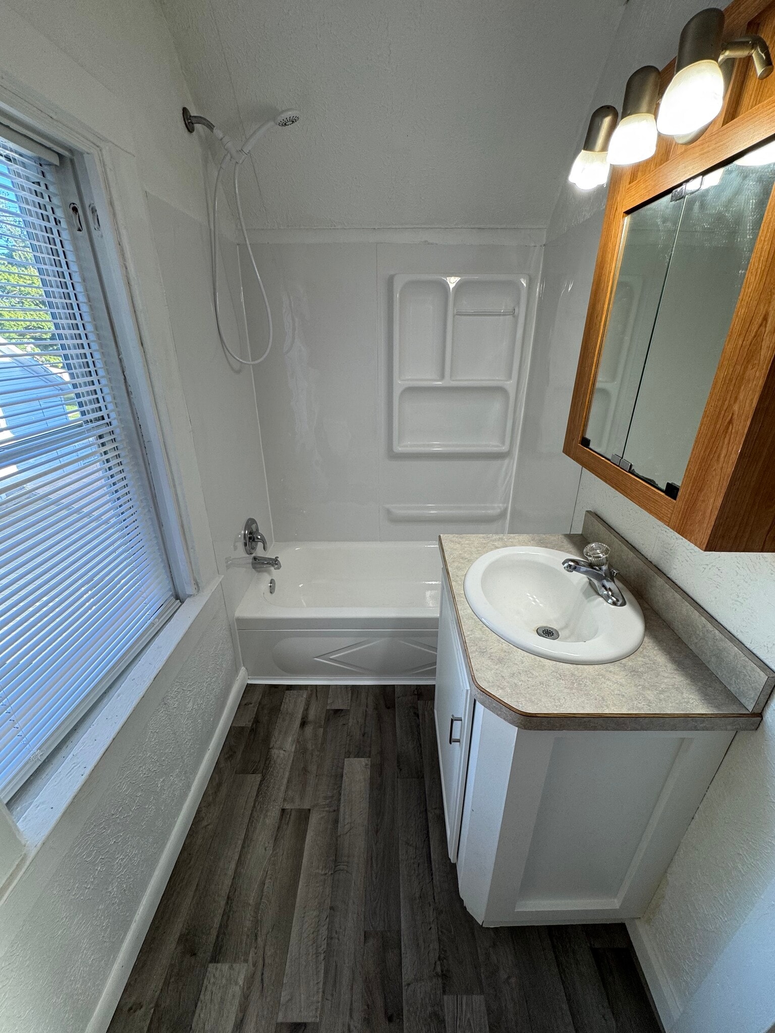 Bathroom - 934 N 5th St