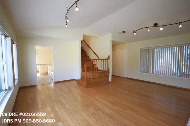 Building Photo - Price Lowered! Walnut 3 Bedroom Home