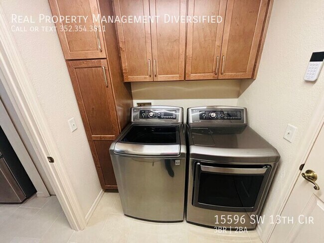 Building Photo - 15596 SW 13th Cir