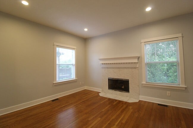Building Photo - 3 Bedroom 2.5 Bath In Kansas City, Kansas