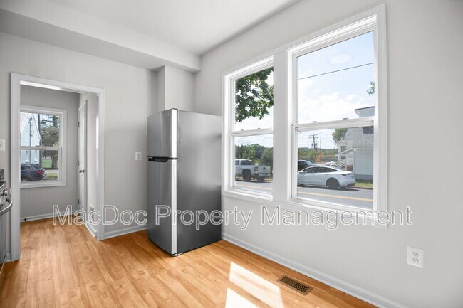 Building Photo - 1424 William St