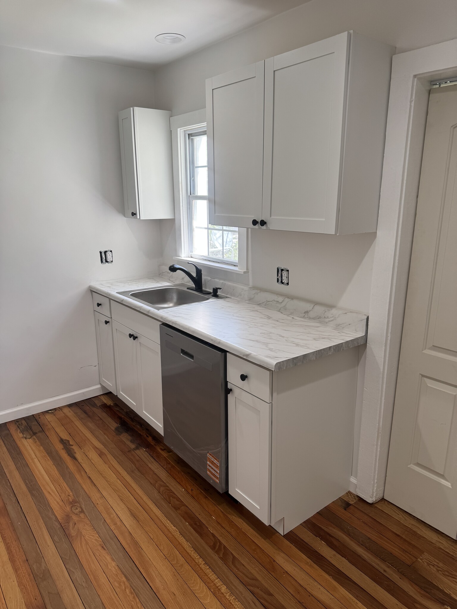 Building Photo - 108 E Chilhowie Ave