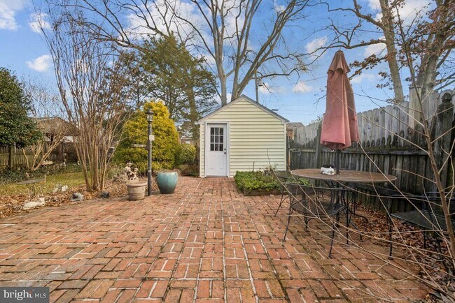 Building Photo - 7809 Oakdale Ave