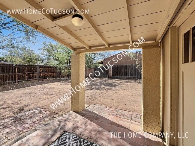 Building Photo - 4566 E Seneca St