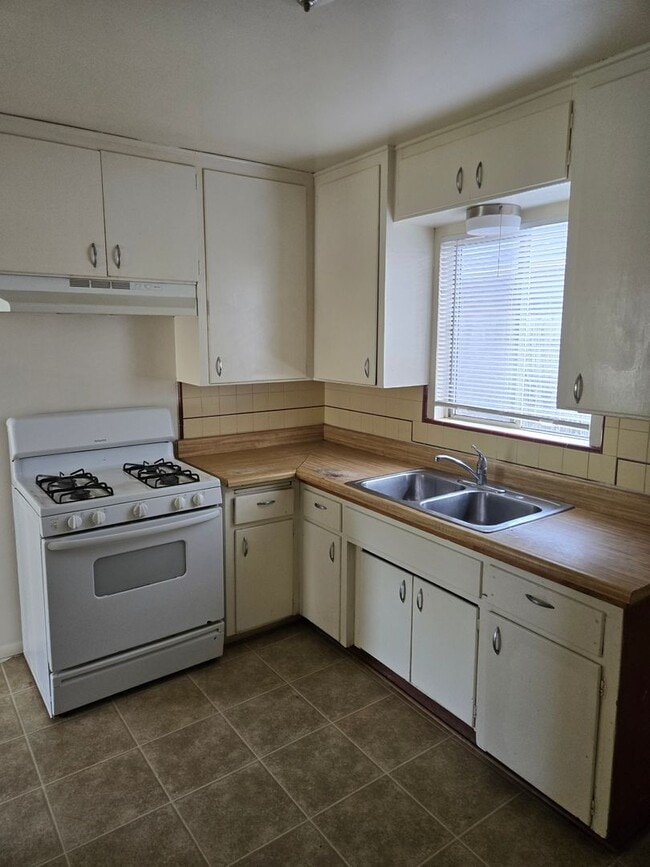 Building Photo - 61ocea