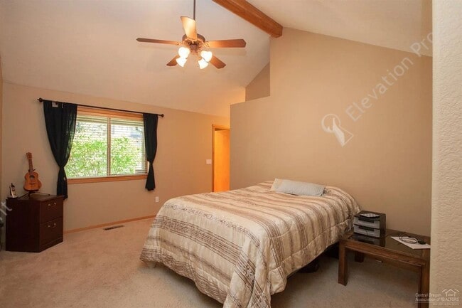 Building Photo - * Coming soon- Unfurnished * 3BR - 2BA Sin...