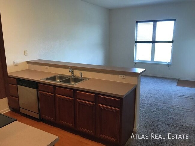 Building Photo - 15475 E Andrews Dr