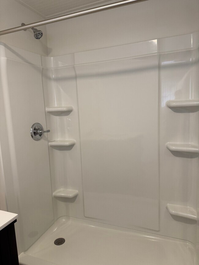 Building Photo - 440 B Aly