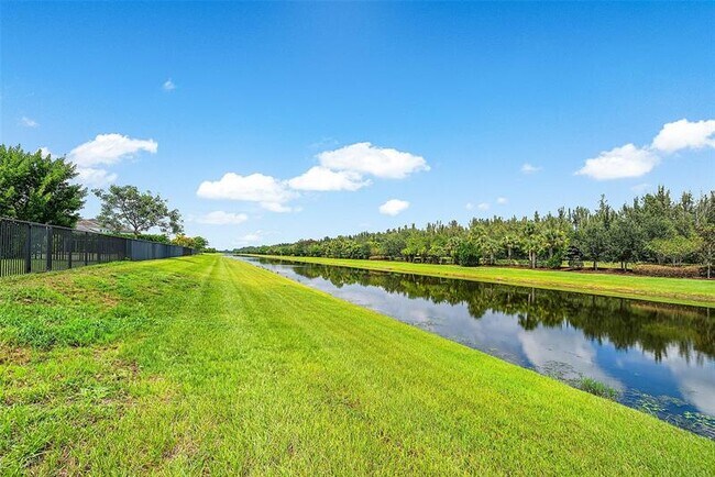 Building Photo - 15406 Goldfinch Cir