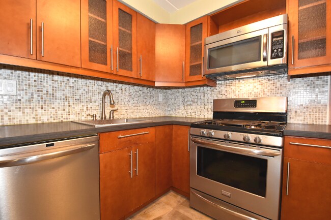 Building Photo - 5 Bayard Rd