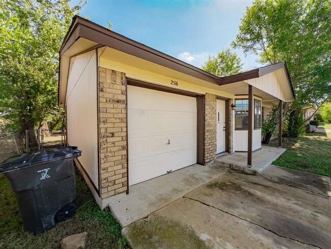 Building Photo - 2516 N W S Young Dr