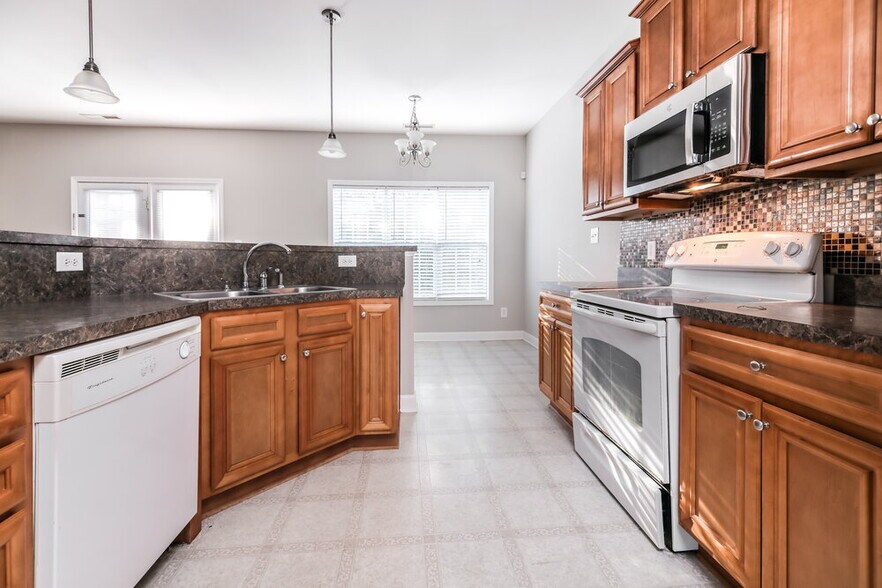 Building Photo - 1214 Braemar Highland Dr