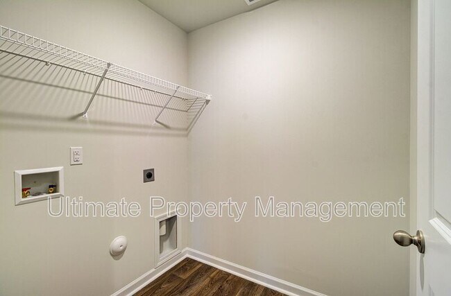 Building Photo - 1823 Fox Trce Cir