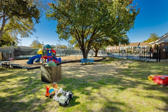 Building Photo - 14357 Misty Meadow Ln