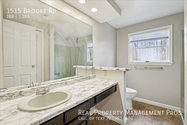 Building Photo - 1515 Brooke Rd