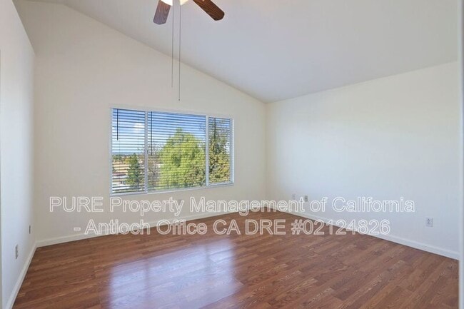 Building Photo - 2304 Yorkshire Ct