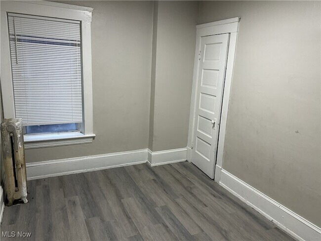 Building Photo - 3074 W 25th St