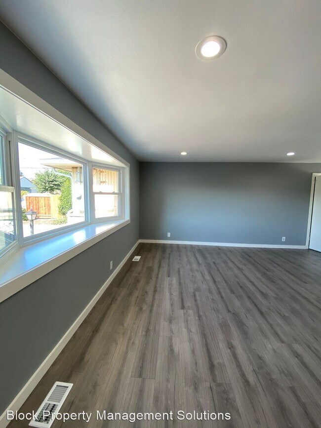 Building Photo - 4 br, 2 bath House - 5514 17th Ave S