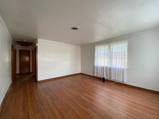 Building Photo - 1029 Terry St