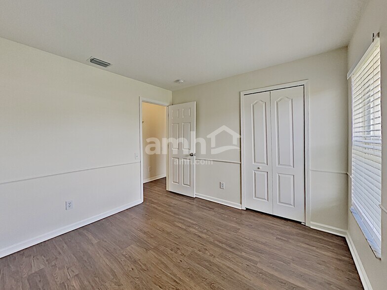 Building Photo - 10311 Hunters Haven Blvd