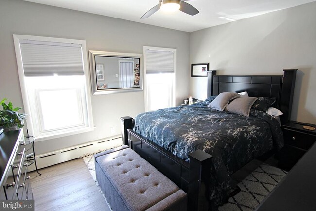 Building Photo - 6161 Lawnton St