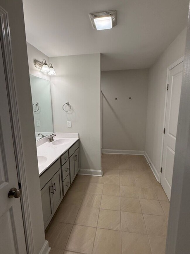 Building Photo - Fieldstone Crossing