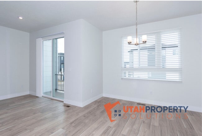 Building Photo - 408 S 980 W