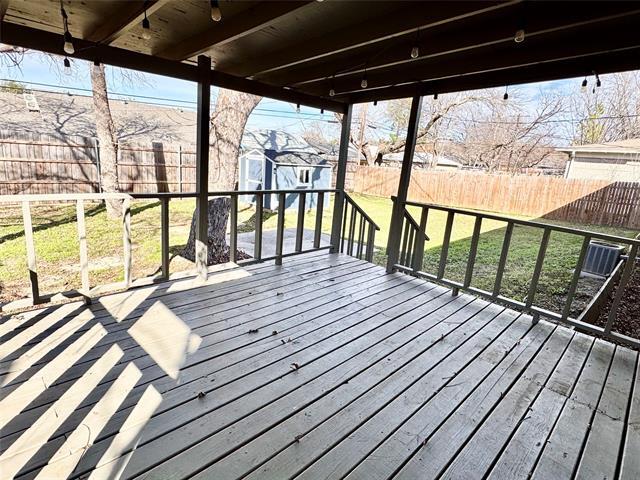 Building Photo - 7605 Deaver Dr