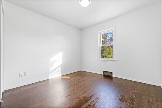 Building Photo - Welcome Home to a 2 bath 4 bedroom  home