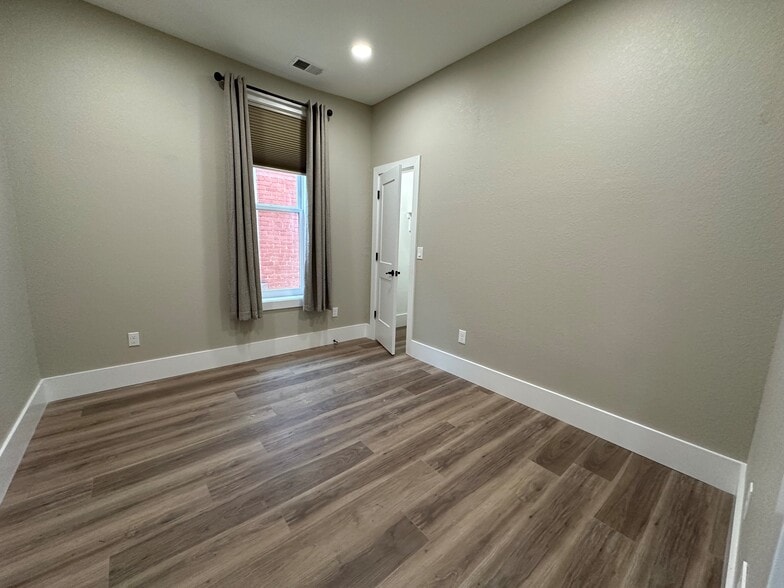 second bedroom - 206 W 5th Ave