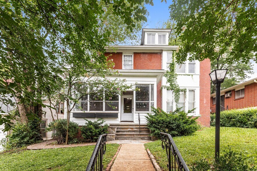 Building Photo - 938 Fort Wood St
