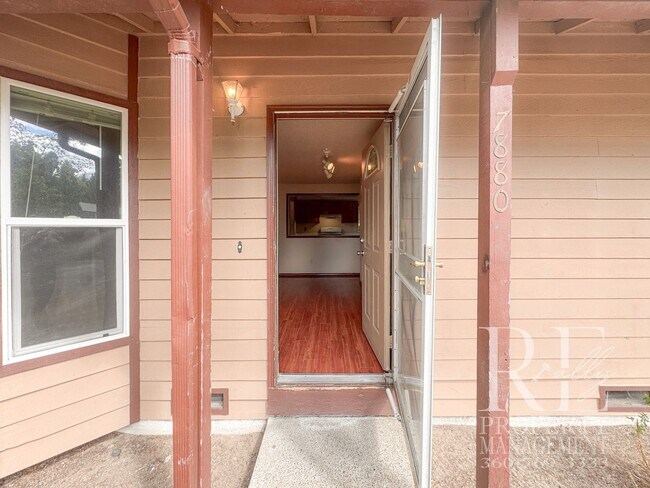Building Photo - 7880 Oxbow Ave