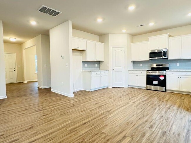 Building Photo - 4 Bedroom Single Family Detached for Rent