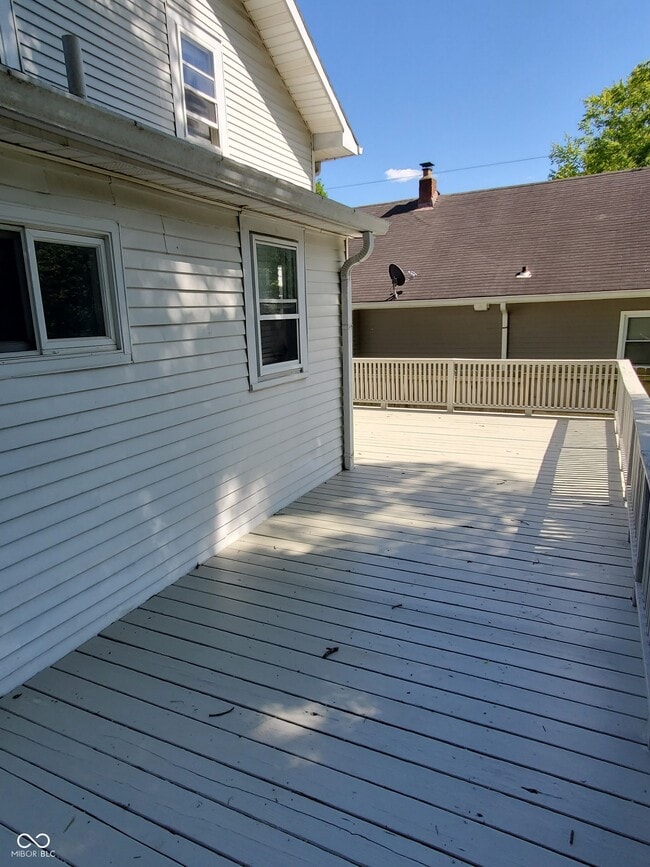 Building Photo - 404 N Riley Ave