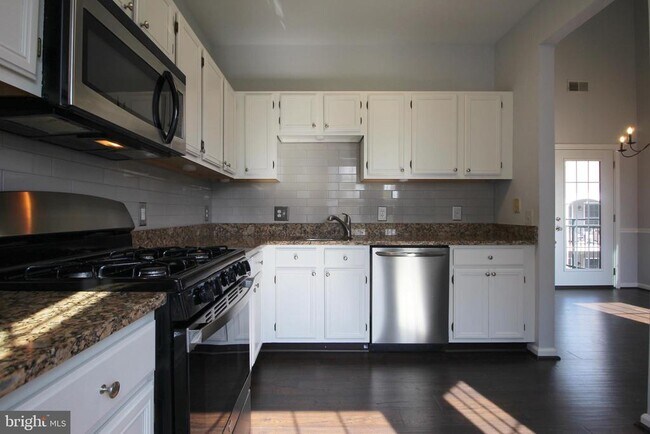 Building Photo - 46598 Drysdale Terrace