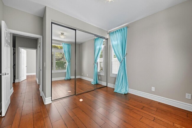 Building Photo - 4911 Amador Dr