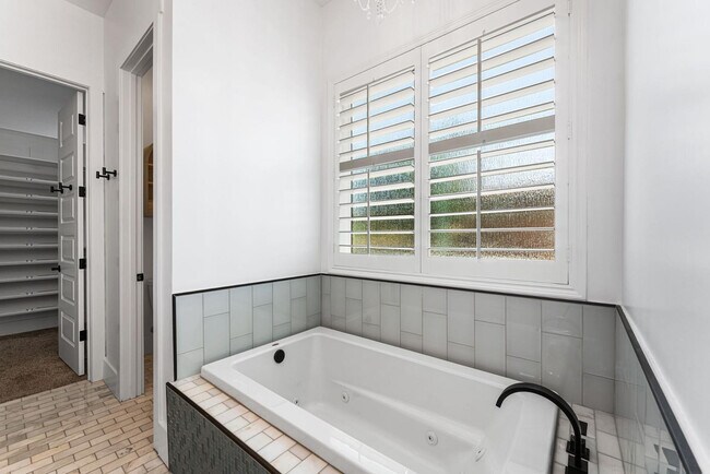 Building Photo - 4145 E Campbell Ave