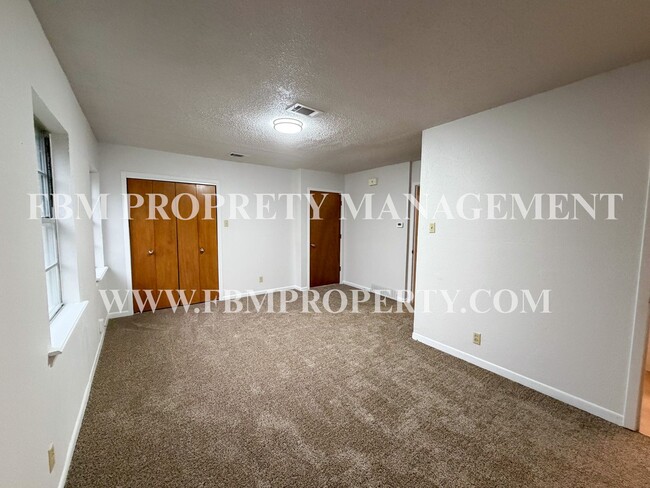 Building Photo - 1608 Nichols St