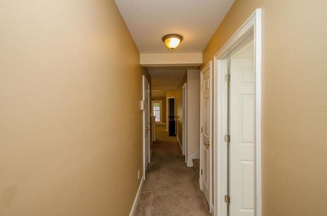 Building Photo - 3 Bed/3Bath Centrally located!!!