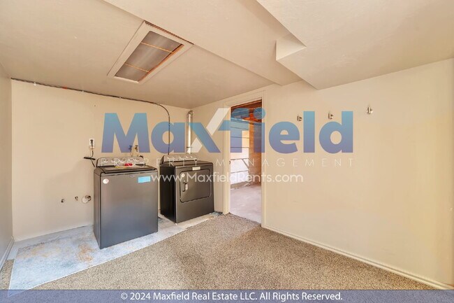 Building Photo - SUGAR HOUSE - 3 BD 1 BA Pet Friendly