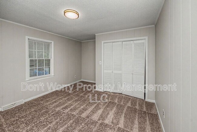 Building Photo - 137 Crest Cir