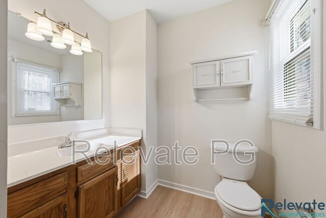 Building Photo - 2713 Chariot St