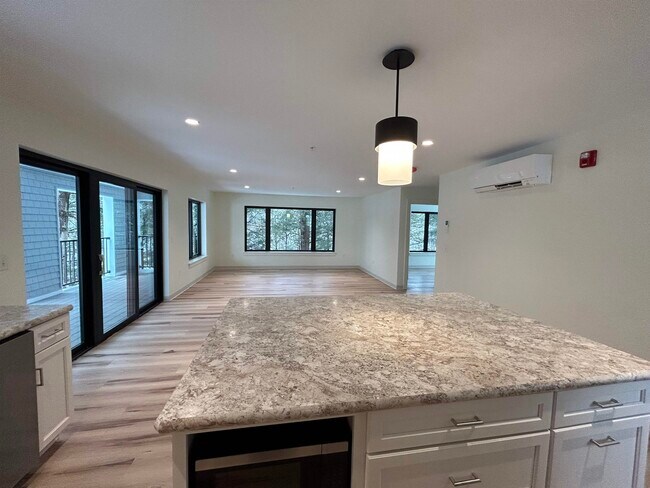Building Photo - 30 Ladds Ln