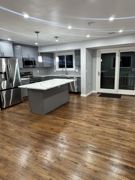 Building Photo - 3103 Falcon Ave