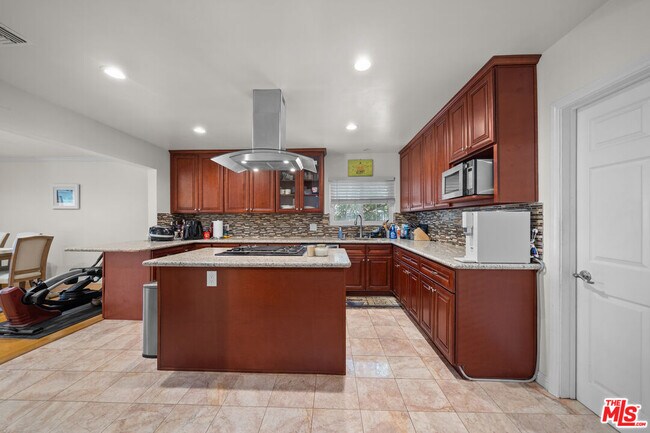 Building Photo - 3114 Henrietta Ave