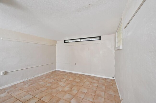 Building Photo - 227 Southampton Dr