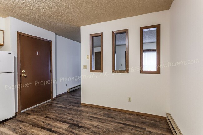 Building Photo - 348 Terri Dr
